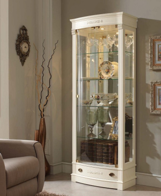 Витрина 667.001. Фото