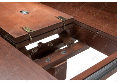 Стол деревянный Павия орех с коричневой патиной. Фото